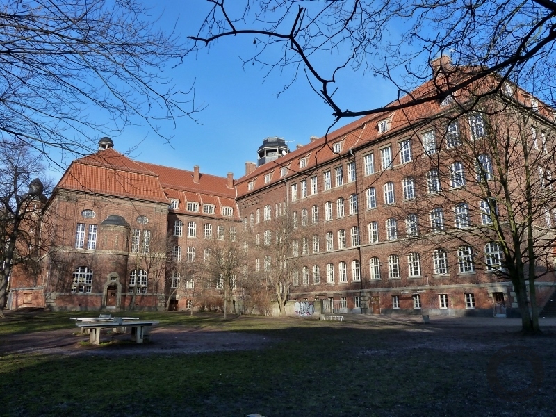 Reilschule (Städtische Oberrealschule) in der Ernst-Schneller-Straße in Halle (Saale)