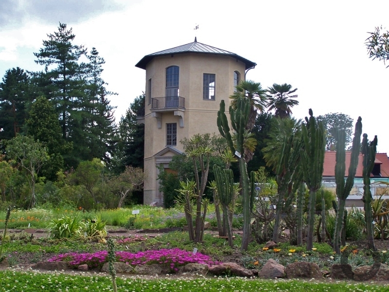 Universitätssternwarte im Botanischen Garten in Halle (Saale)