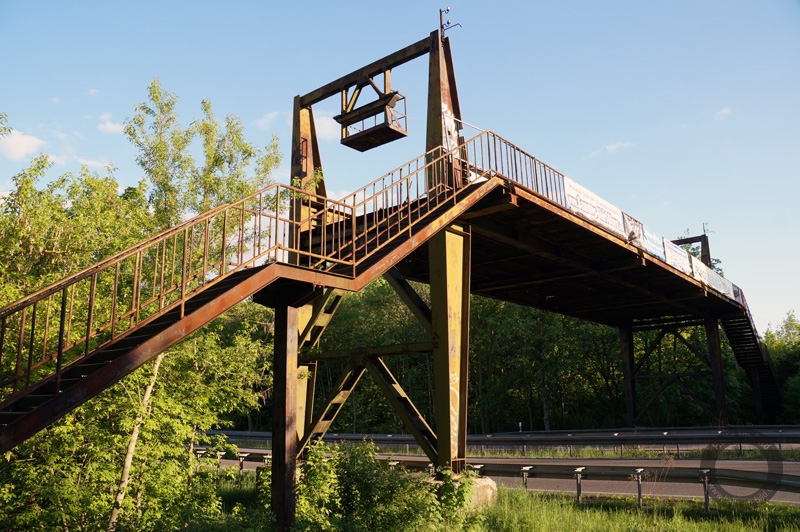 Brücke der Lastenseilbahn zum Zementwerk Nietleben in Halle (Saale)