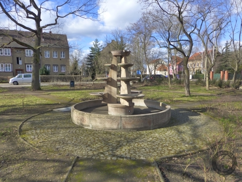 Brunnen von Otto Leibe in Radewell (Halle)