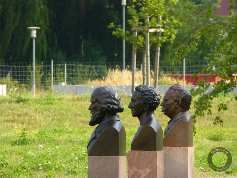 Denkmäler der Agrarwissenschaftler auf dem Weinberg in Halle (Saale)