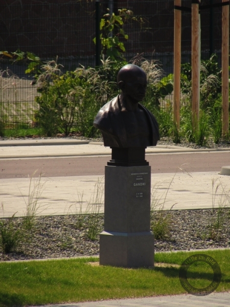 Denkmal für Mahatma Gandhi am Steintor Campus (GSZ) in Halle (Saale)