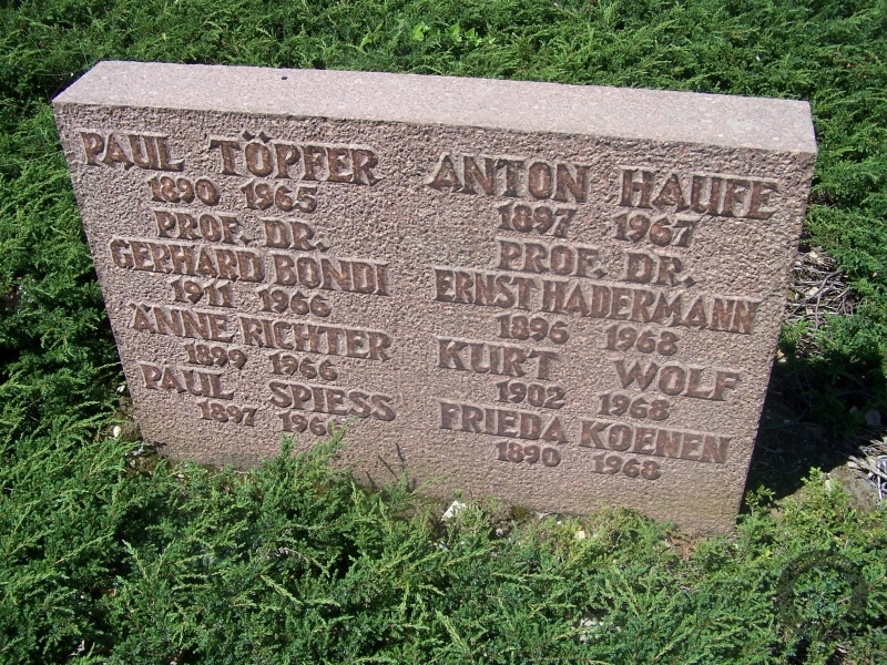 Gedenkanlage für die Kämpfer für Frieden und Sozialismus auf dem Gertraudenfriedhof in Halle (Saale)