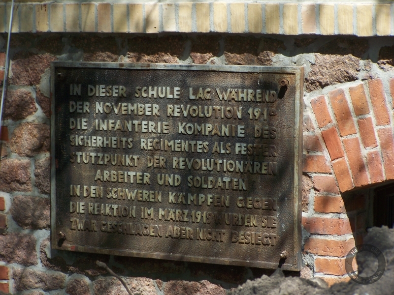 Gedenktafel Novemberrevolution 1918 in Halle-Giebichenstein