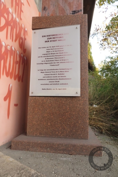 Gedenkstein für die Retter der Stadt von 1945 in der Carl-Robert-Straße in Halle (Saale)