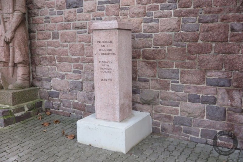Denkmal Trägodie von Eindhoven am Leuna-Chemie-Stadion in Halle (Saale)