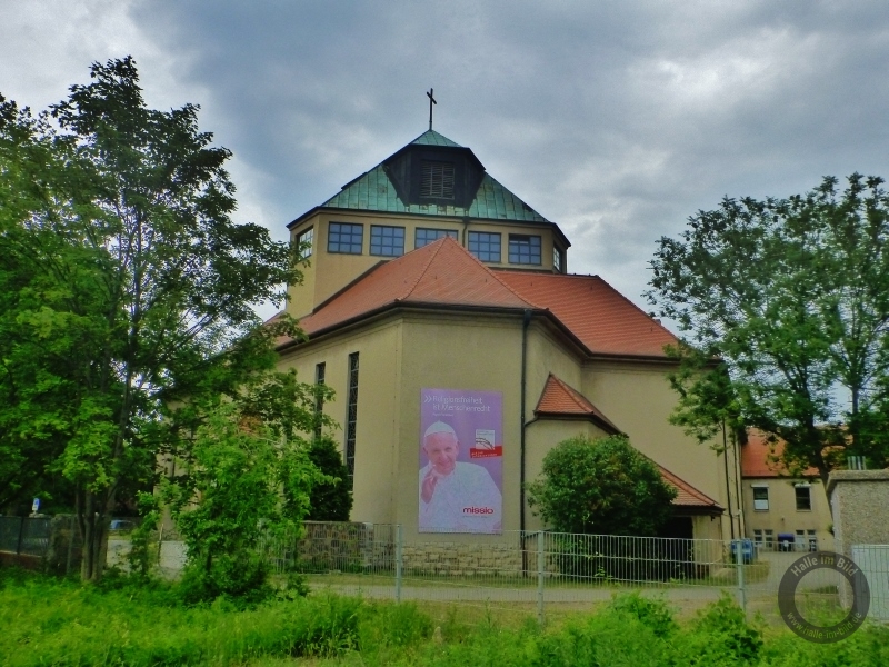 Franziskanerkirche Zur Heiligsten Dreieinigkeit am Lutherplatz in Halle (Saale)