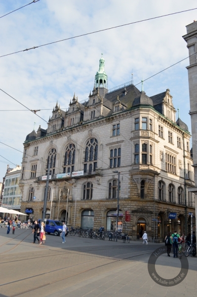Stadthaus (Neues Rathaus) auf dem Marktplatz in Halle (Saale)