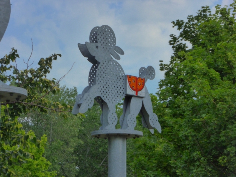Plastik "Familie" von Heike Lichtenberg in der Hanoier Straße in Halle (Saale)