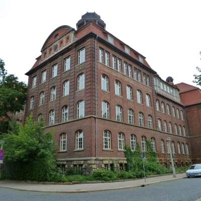 Reilschule (Städtische Oberrealschule) in der Ernst-Schneller-Straße in Halle (Saale)