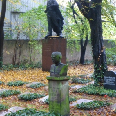 Alexander Matrossow (Denkmal) auf dem Südfriedhof in Halle (Saale)