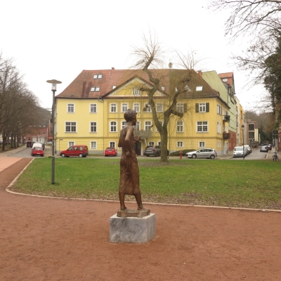 Denkmal für Joseph von Eichendorff an der Saalepromenade in Halle-Giebichenstein