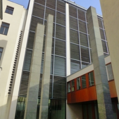 Drei Stelen am Juridicum in Halle (Saale)