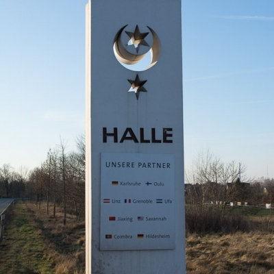 Stadtwappen Halle (Saale) von Eberhard Kull an der B6