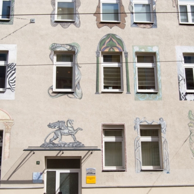 Wandgestaltung "Fenster-Bilder" in der Beesener Straße in Halle (Saale)