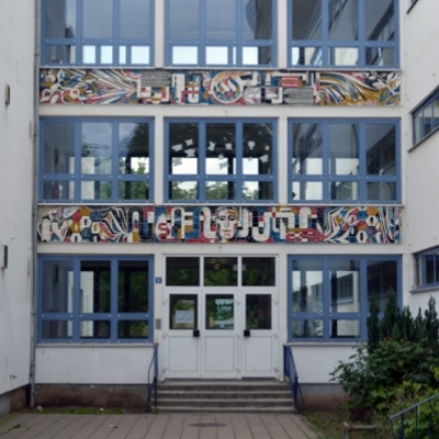 Wandgestaltung "Musik verbindet die Völker" an der Gemeinschaftsschule Kastanienallee in Halle-Neustadt