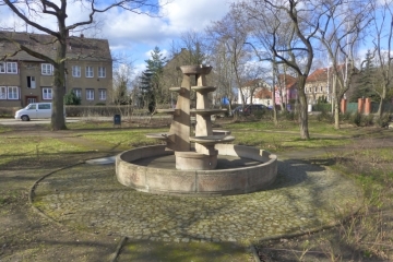 Brunnen von Otto Leibe in Radewell (Halle)