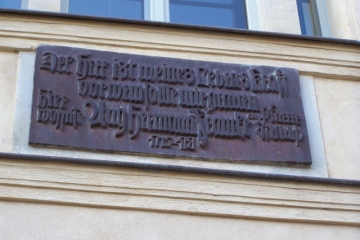 Gedenktafel für August Hermann Francke am Gemeindehaus von St. Ulrich in Halle (Saale)