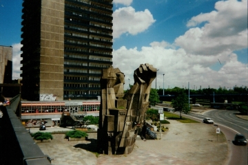 Monument der revolutionären Arbeiterbewegung am Riebeckplatz in Halle (Saale)